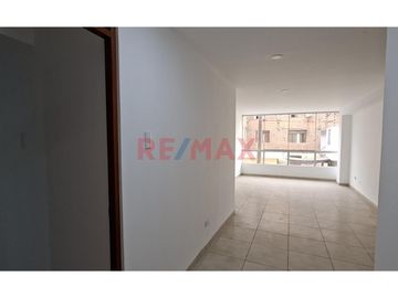Departamento En Los Olivos A Pocos Pasos De La Panamericana Norte