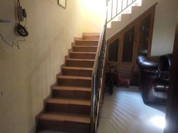 Dijual murah rumah strategis di Pengadegan Pancoran - jakarta selatan.