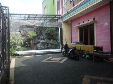 Dijual murah rumah strategis di Pengadegan Pancoran - jakarta selatan.