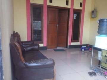 Dijual murah rumah strategis di Pengadegan Pancoran - jakarta selatan.