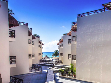 Condominio de lujo con alberca privada en Playa Mamita's