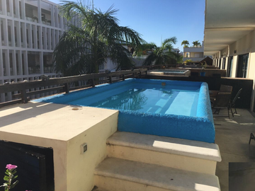 Condominio de lujo con alberca privada en Playa Mamita's