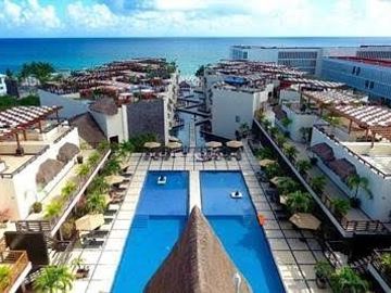Condominio de lujo con alberca privada en Playa Mamita's