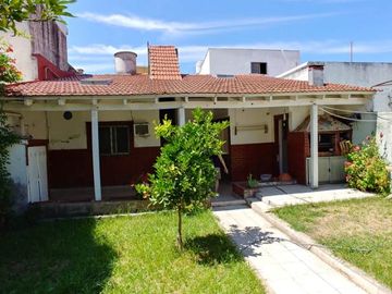Casa PH en venta en Lanus Este