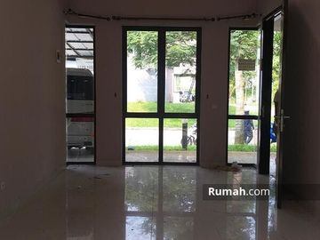 Rumah Dekat Dengan Lapangan Golf