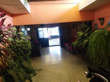 VENTA DE CASA EN CENTRO DE QUERÉTARO CON USO COMERCIAL.