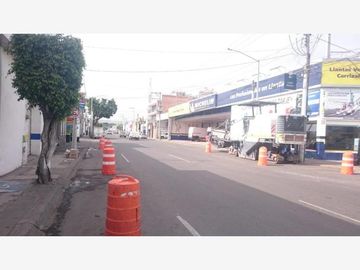 VENTA DE CASA EN CENTRO DE QUERÉTARO CON USO COMERCIAL.