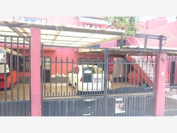 VENTA DE CASA EN CENTRO DE QUERÉTARO CON USO COMERCIAL.