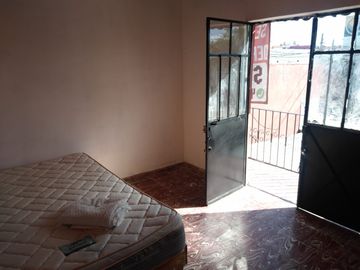VENTA DE CASA EN CENTRO DE QUERÉTARO CON USO COMERCIAL.