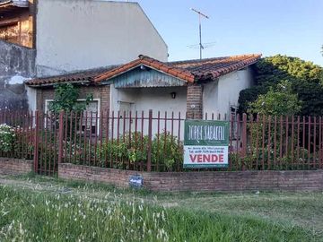 Chalet en venta en Villa Luzuriaga