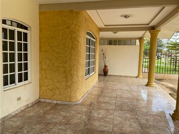 CASA DE 3 HABITACIONES EXCELENTES ACABADOS CHITRE