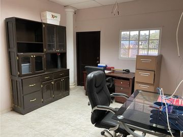 CASA DE 3 HABITACIONES EXCELENTES ACABADOS CHITRE