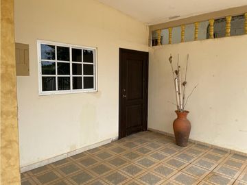CASA DE 3 HABITACIONES EXCELENTES ACABADOS CHITRE