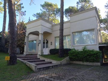CARILO - Excelente propiedad en ALQUILER y VENTA - Consulte!