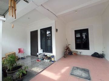 Rumah Dijual Lokasi 2 Lantai di Jl. Mojo, Gubeng Surabaya