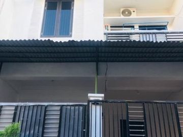Rumah Dijual Lokasi 2 Lantai di Jl. Mojo, Gubeng Surabaya