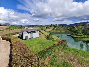 Casa Moderna en venta en Guatape el Peñol