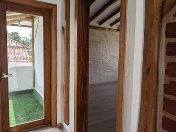 Hermosas casas estilo rústico, 3 dorm., 200m2, jardines, Tumbaco, Santa Rosa