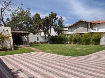 Hermosas casas estilo rústico, 3 dorm., 200m2, jardines, Tumbaco, Santa Rosa