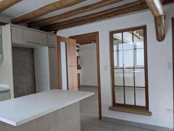 Hermosas casas estilo rústico, 3 dorm., 200m2, jardines, Tumbaco, Santa Rosa