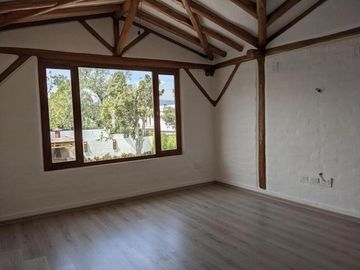 Hermosas casas estilo rústico, 3 dorm., 200m2, jardines, Tumbaco, Santa Rosa