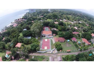 SE VENDE COMPLEJO CASAS Y TERRENO EN CORONADO - 5359DA