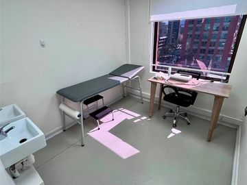 VENTA DERECHOS CENTRO MEDICO 6 BOX + RAYOS PROVIDENCIA