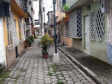 Vendo Villa sauces 6. 1 planta.  Sector norte. Buena ubicación.  Cerca avenida principal.
