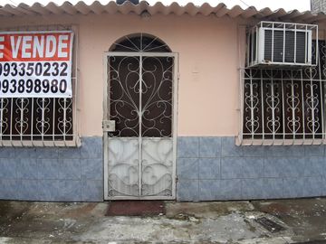 Vendo Villa sauces 6. 1 planta.  Sector norte. Buena ubicación.  Cerca avenida principal.