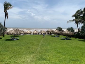 CASA EN VENTA EN ACAPULCO CON ALBERCA Y CLUB DE PLAYA