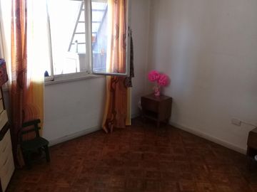EXCELENTE DEPARTAMENTO EN PLANTA ALTA.