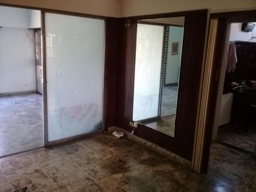 EXCELENTE DEPARTAMENTO EN PLANTA ALTA.