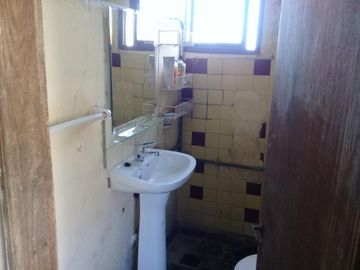 EXCELENTE DEPARTAMENTO EN PLANTA ALTA.