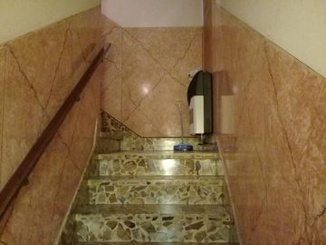 EXCELENTE DEPARTAMENTO EN PLANTA ALTA.