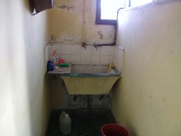 EXCELENTE DEPARTAMENTO EN PLANTA ALTA.