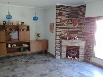 EXCELENTE DEPARTAMENTO EN PLANTA ALTA.