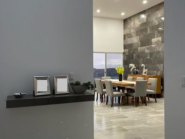CASA CON ALBERCA EN CERRADA DEL PEDREGAL, SLP