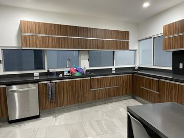 CASA CON ALBERCA EN CERRADA DEL PEDREGAL, SLP