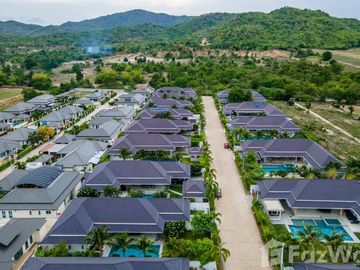 Luxury 3-Bedroom Pool Villa in Hua Hin at Palm Villas(HV299)