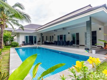 Luxury 3-Bedroom Pool Villa in Hua Hin at Palm Villas(HV299)