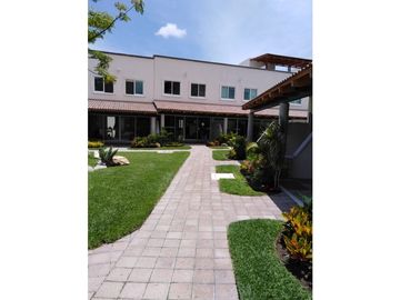 Casa 3 recácamaras, con  alberca en condominio, Xochitepec, Mor.