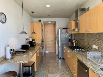 DEPARTAMENTO EN MAGNÍFICO DESARROLLO DE BOSQUES DE LAS LOMAS