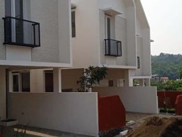Rumah cantik Limited stock cluster asri rasa villa di kodya di Cikutra