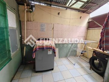 Casa en venta de 13 dorm. en Pudahuel negocio
