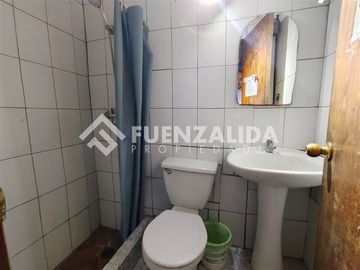 Casa en venta de 13 dorm. en Pudahuel negocio