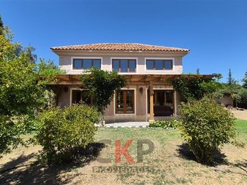 Casa 157m2 /Condominio/ 5000 m2 terreno/ Chicureo/ Lo Arcaya