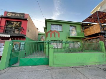 Casa en Venta en Avenida Angamos 1311