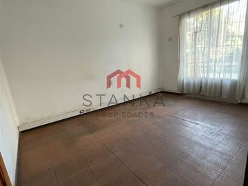 Casa en Venta en Avenida Angamos 1311