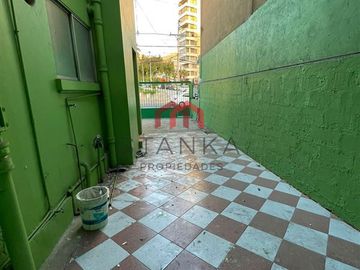 Casa en Venta en Avenida Angamos 1311
