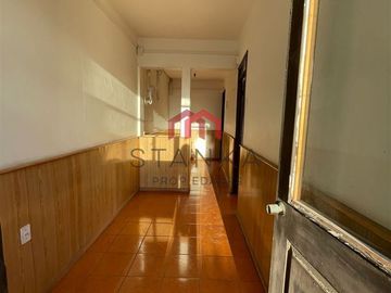 Casa en Venta en Avenida Angamos 1311